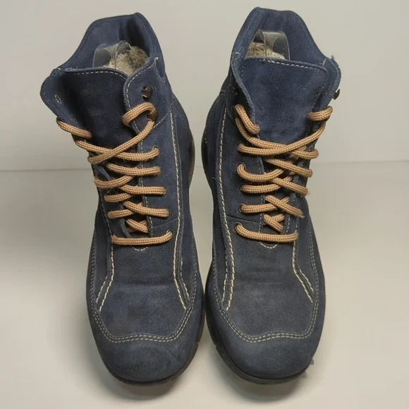 LA Canadienne Trista Suede Ankle boots women's size 6 - Picture 3 of 16